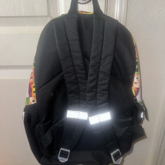 Minecraft Backpack with Creeper Design - Picture 2 of 3